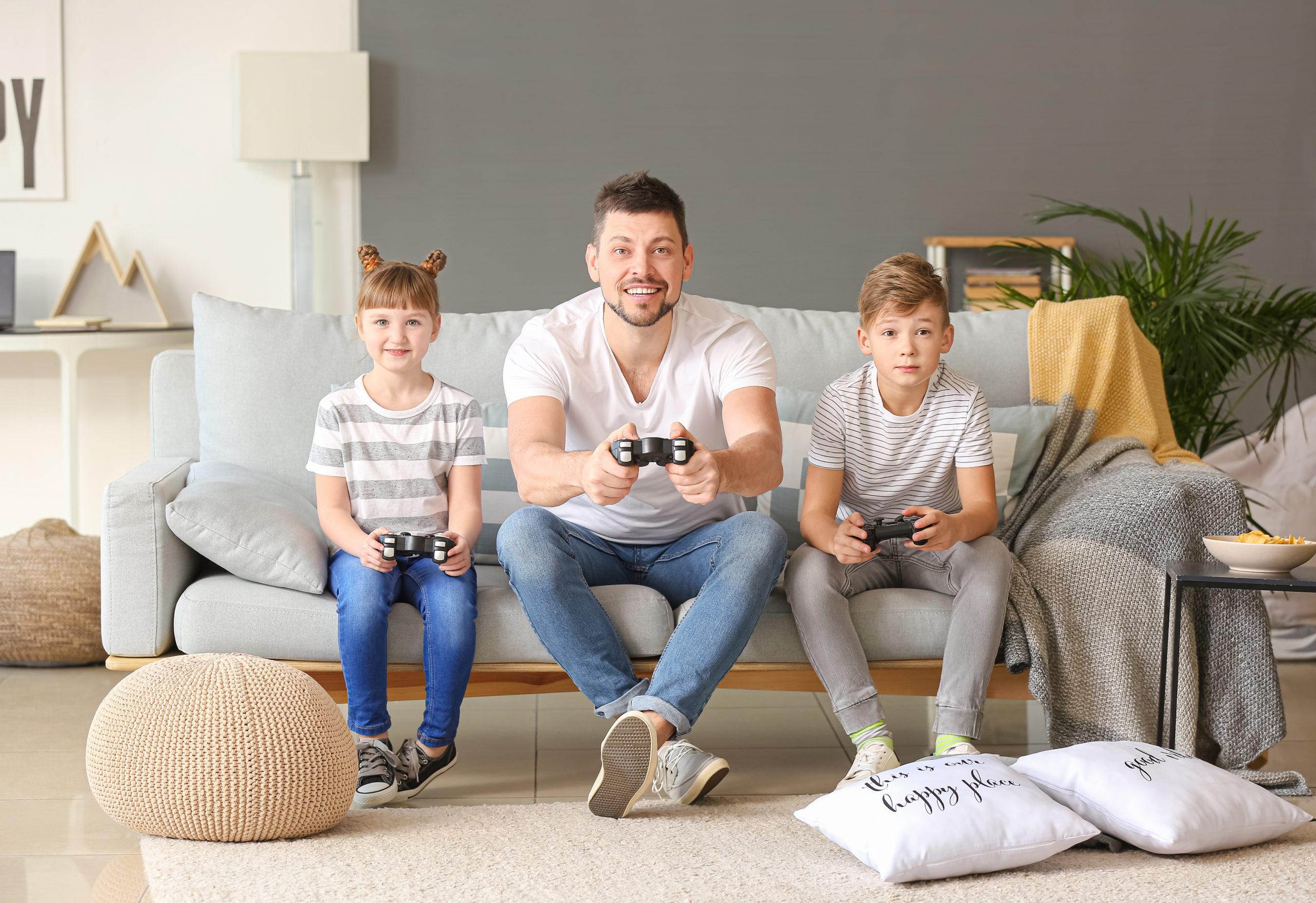 Почти половина российских родителей играет в видеоигры со своими детьми